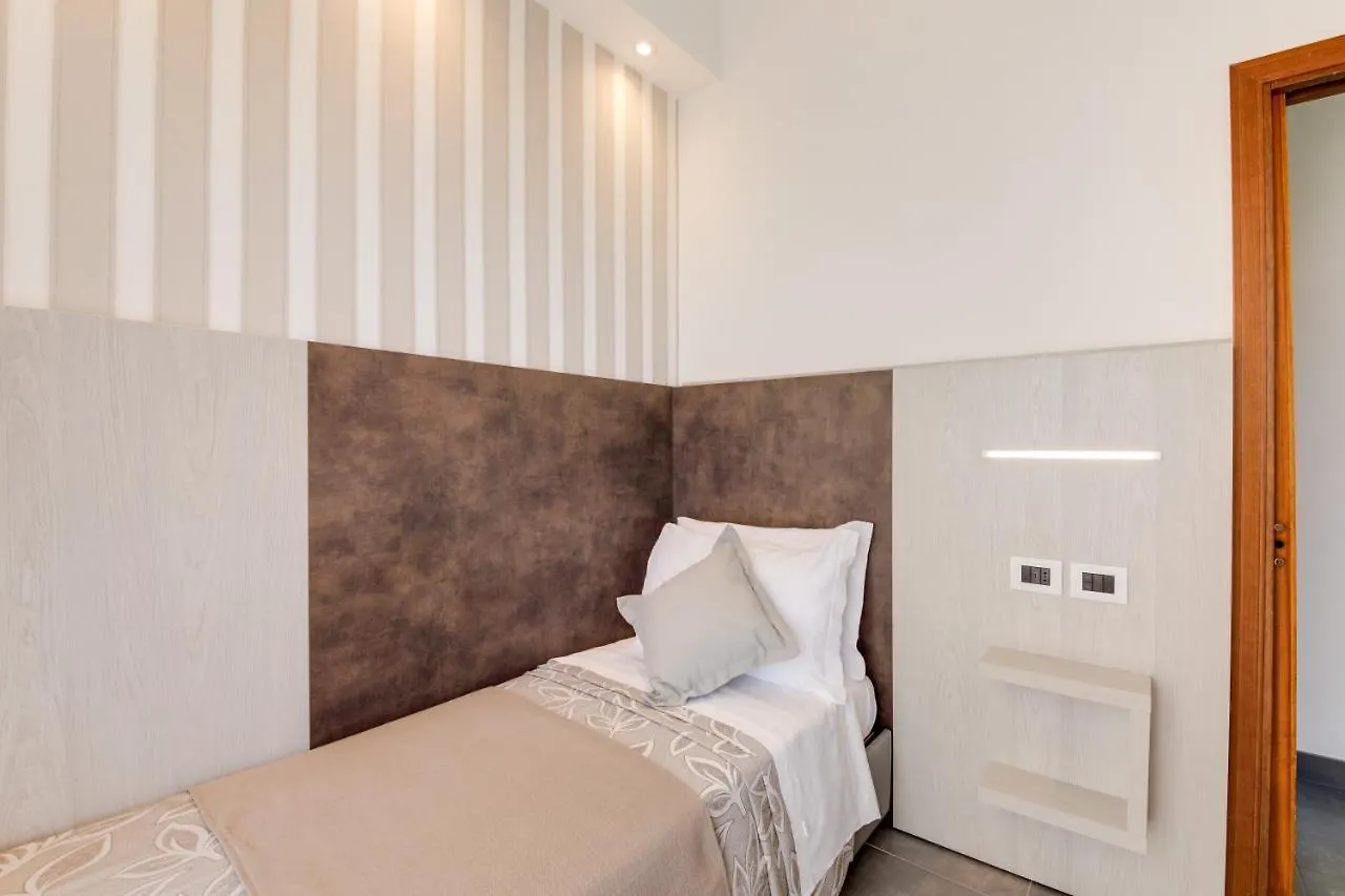 ***  Hotel Cavour Cesenatico Italien